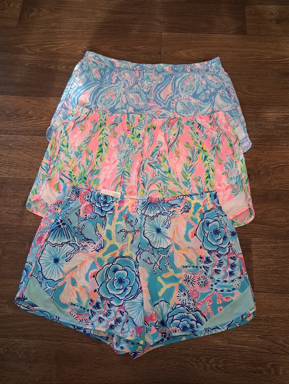 Lilly Pulitzer Luxletic Ocean Trail Short Multi Sink Set Of 3 1 Sz L And 2 Sz M - Picture 3 of 4